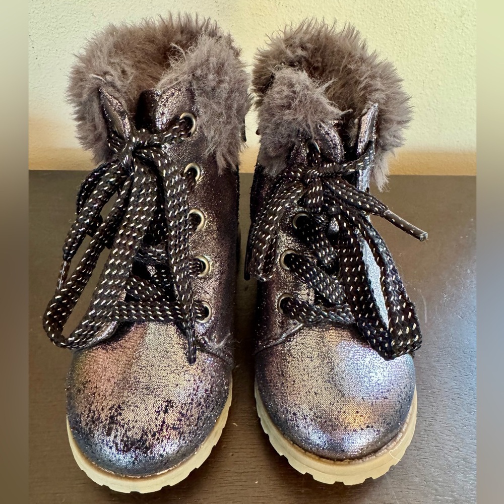GAP Kids TG Faux Fur Gunmetal Hiker Boots Size 6